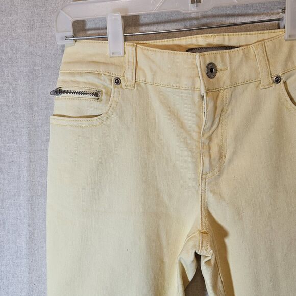 Chicos Sz 0 Womens 4 XS Platinum Denim Jeans Ultimate Fit Ankle Yellow Flaw - Picture 2 of 15